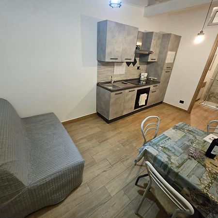 Casa Vacanze Dragona 15 Min Fco 10 Min Ostia Acilia Bagian luar foto