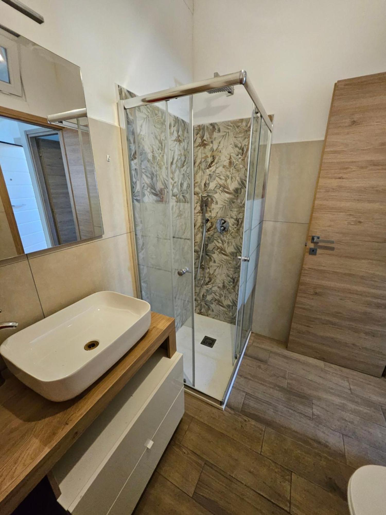 Casa Vacanze Dragona 15 Min Fco 10 Min Ostia Acilia Bagian luar foto
