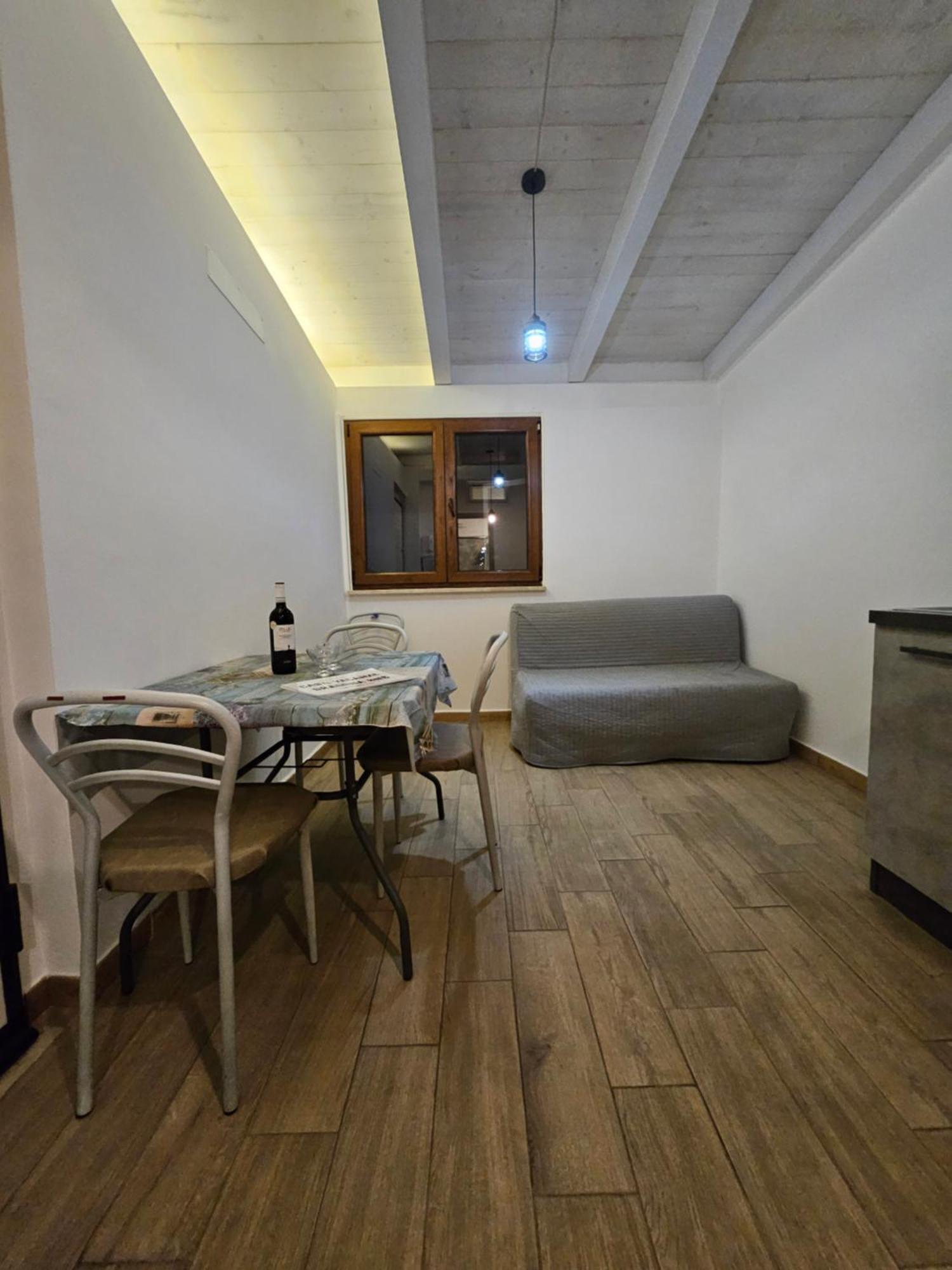 Casa Vacanze Dragona 15 Min Fco 10 Min Ostia Acilia Bagian luar foto